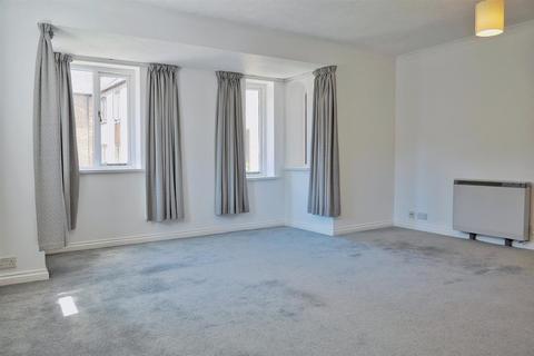 2 bedroom flat to rent, Northgate, Chichester