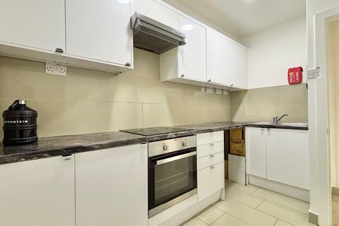 3 bedroom flat to rent, Stopford Road, Plaistow, E13