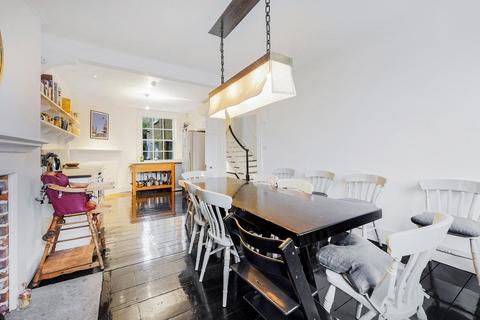 4 bedroom terraced house to rent, Cheyne Walk, SW10