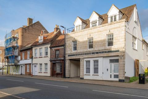 undefined, HP11 Easton St 6-4