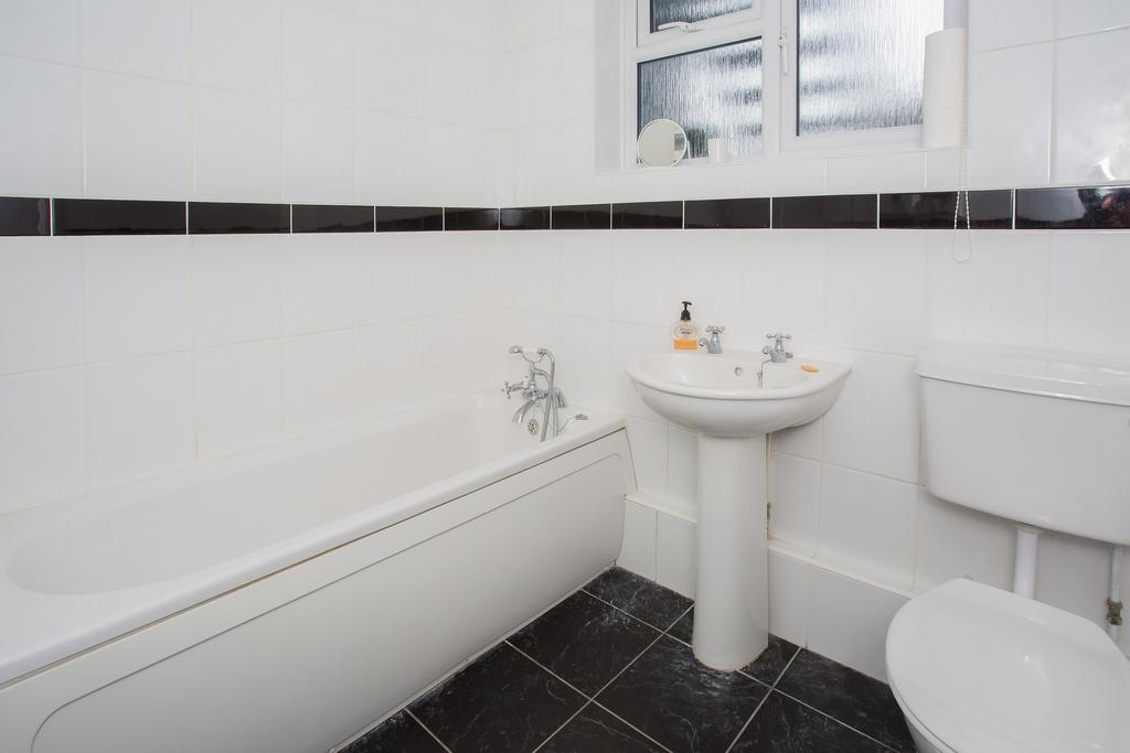 4 Lea Court-1011.jpg