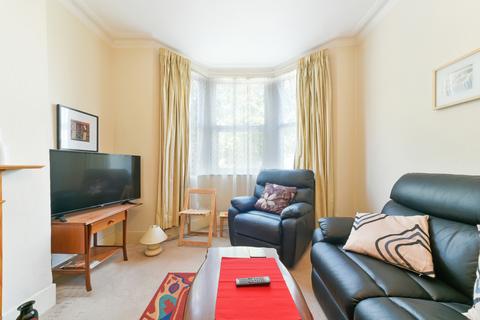 2 bedroom apartment to rent, Quicks Road, Wimbledon SW19