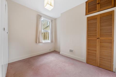 2 bedroom apartment to rent, Quicks Road, Wimbledon SW19