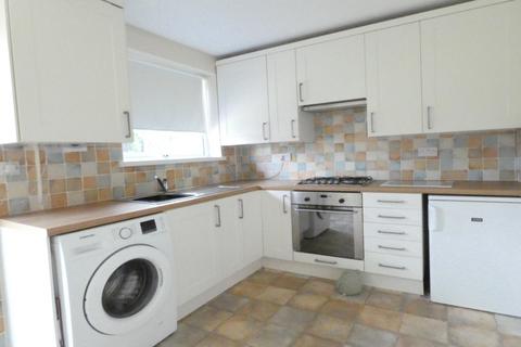 2 bedroom terraced house to rent, Stuart Court, Newcastle Upon Tyne NE3