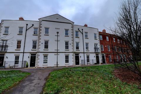 4 bedroom terraced house to rent, Coates Lane, Buckinghamshire HP13