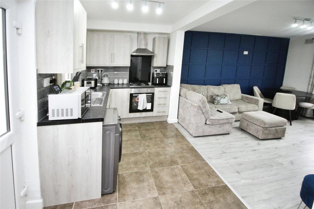 Lounge/Kitchen