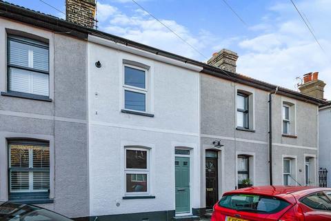 3 bedroom terraced house to rent, Station Road, Gravesend DA13