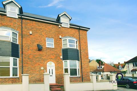 2 bedroom flat to rent, Crescent Road, Kent CT11