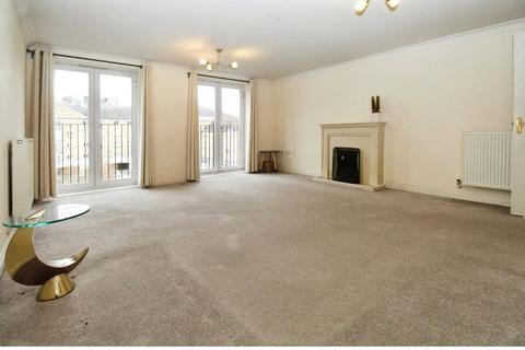 2 bedroom flat to rent, The Dell, Southampton SO15