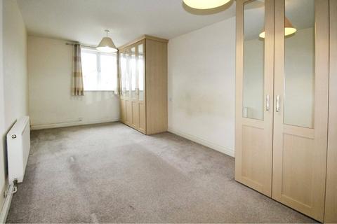 2 bedroom flat to rent, The Dell, Southampton SO15