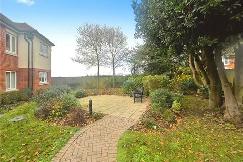 1 bedroom flat for sale, London Road, Hampshire PO7