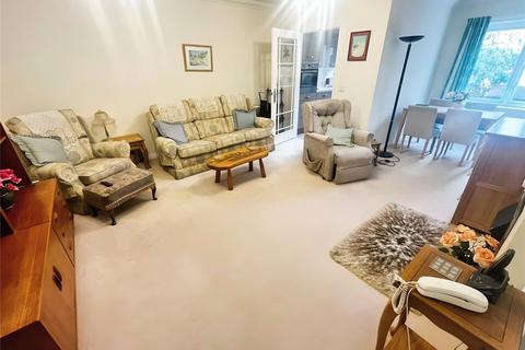 1 bedroom flat for sale, London Road, Hampshire PO7