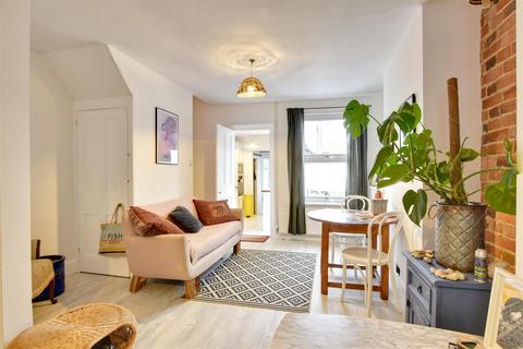 3 bedroom end of terrace house for sale, South Undercliff, Rye