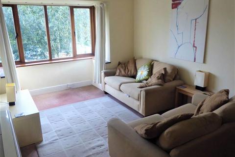 1 bedroom flat to rent, bed. F. Boundary Court, Canterbury, Kent, CT1