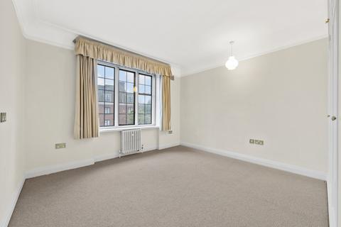 3 bedroom apartment to rent, Manor Fields, SW15