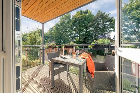 2 bedroom retirement property for sale, Apartment 31 at Albert Court 345 Reading Road, Henley-on-Thames RG9