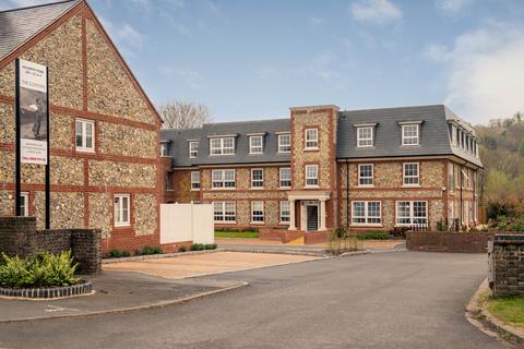 2 bedroom retirement property for sale, Apartment 19 at The Cloisters High Street, Great Missenden HP16