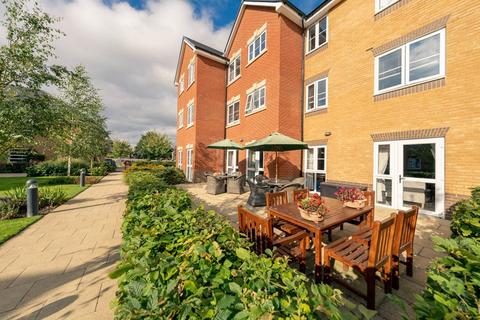 1 bedroom retirement property for sale, Apartment 43 at Edward Place 14 Churchfield Road, Walton-on-thames KT12