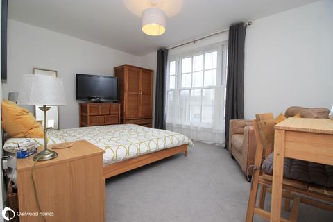 2 bedroom flat for sale, Canterbury Road, Westbroom Margate