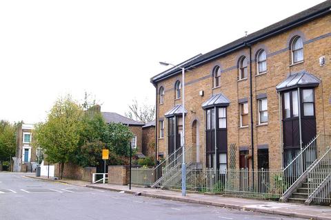 1 bedroom flat to rent, Morton Road, Islington, London, N1