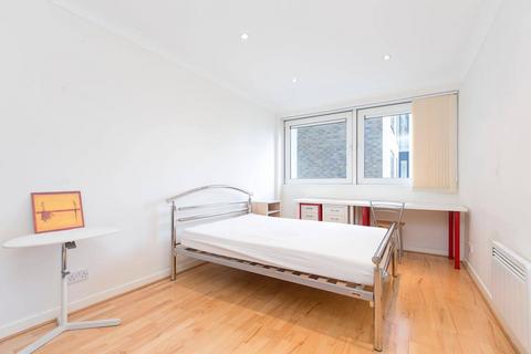 3 bedroom flat to rent, Boardwalk Place, Canary Wharf, London, E14