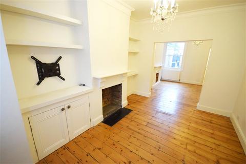 3 bedroom terraced house to rent, Devoncroft Gardens, Twickenham