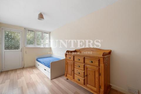 2 bedroom flat to rent, Newington Green, London, N16