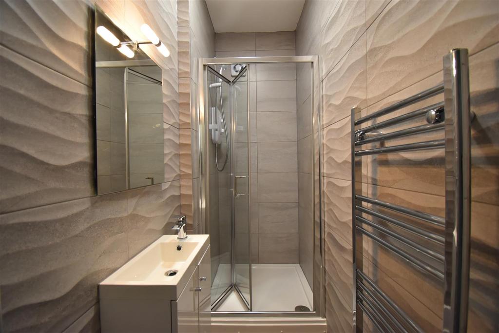 Bathroom 1.JPG