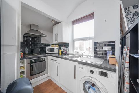 1 bedroom flat for sale, Wesley Road, Armley, Leeds, West Yorkshire, LS12