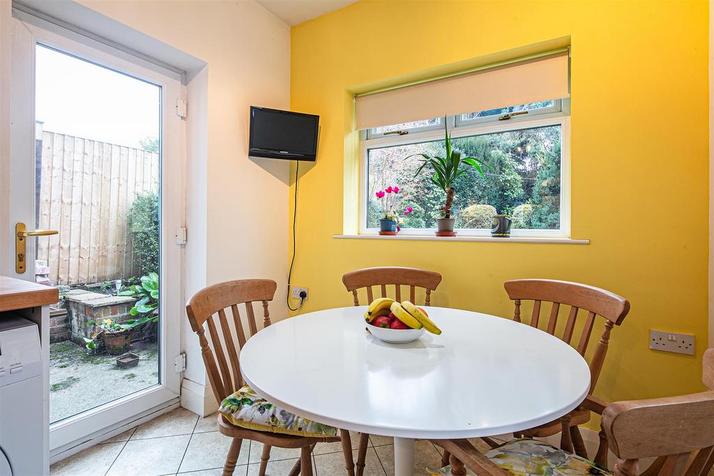 Dining area in kitchen