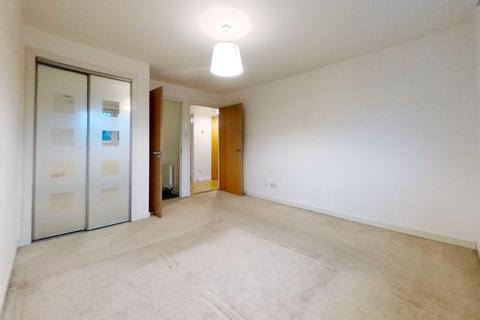 2 bedroom flat to rent, Avenuepark Street, Glasgow, G20