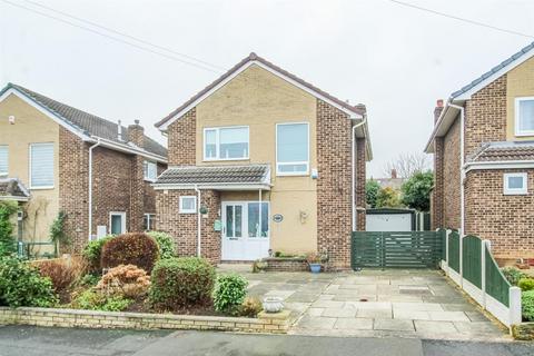 3 bedroom detached house for sale, Lennox Drive, Wakefield WF2