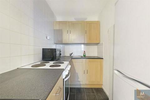 Studio for sale, Tamar Square, Woodford Green, IG8 0EB