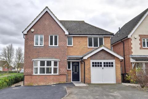 4 bedroom detached house to rent, Abbott Way, Tenterden