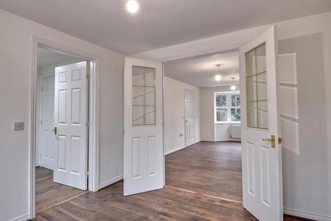 4 bedroom detached house to rent, Abbott Way, Tenterden