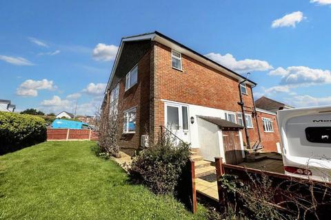 2 bedroom property for sale, Brambletyne Avenue, Saltdean, Brighton, East Sussex, BN2 8EL