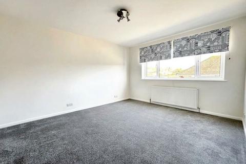 2 bedroom property for sale, Brambletyne Avenue, Saltdean, Brighton, East Sussex, BN2 8EL