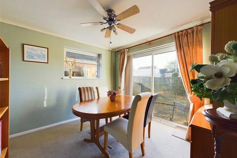 24 Woolstrop Way, Quedgeley, Gloucester, GL2 5NL