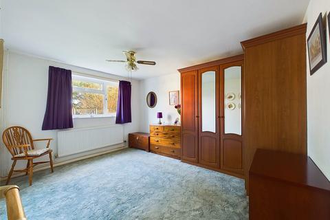 24 Woolstrop Way, Quedgeley, Gloucester, GL2 5NL