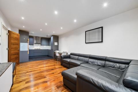 2 bedroom flat for sale, Hayes Lane, Hayes