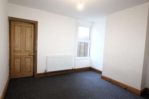 3 bedroom terraced house to rent, Bower Street, Maidstone ME16