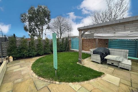 20 Fairview Drive, Chatteris, PE16 6QH
