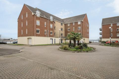 2 bedroom flat to rent, Pacific Close, Hampshire SO14