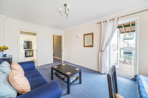 2 bedroom flat to rent, Pacific Close, Hampshire SO14