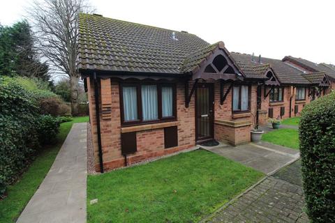 2 bedroom semi-detached bungalow for sale, Stourbridge Road, Halesowen B63