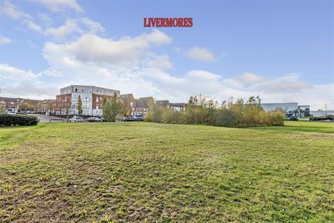 8 Samas Way, Crayford, Dartford, DA1 4FP