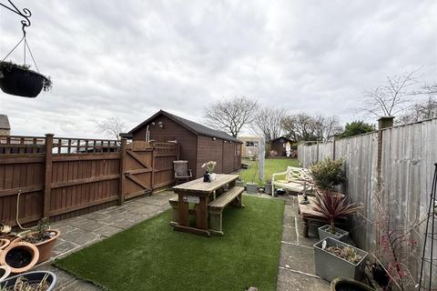 3 bedroom semi-detached house for sale, Lidgett Lane, Skelmanthorpe, Huddersfield HD8 9AQ