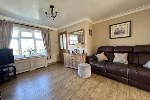 3 bedroom semi-detached house for sale, Lidgett Lane, Skelmanthorpe, Huddersfield HD8 9AQ