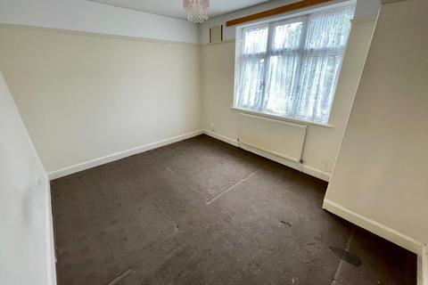 8 Beverley Road, Luton, LU4 8EU