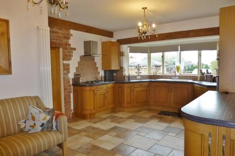 4 bedroom detached house to rent, Ayston Road, Uppingham LE15